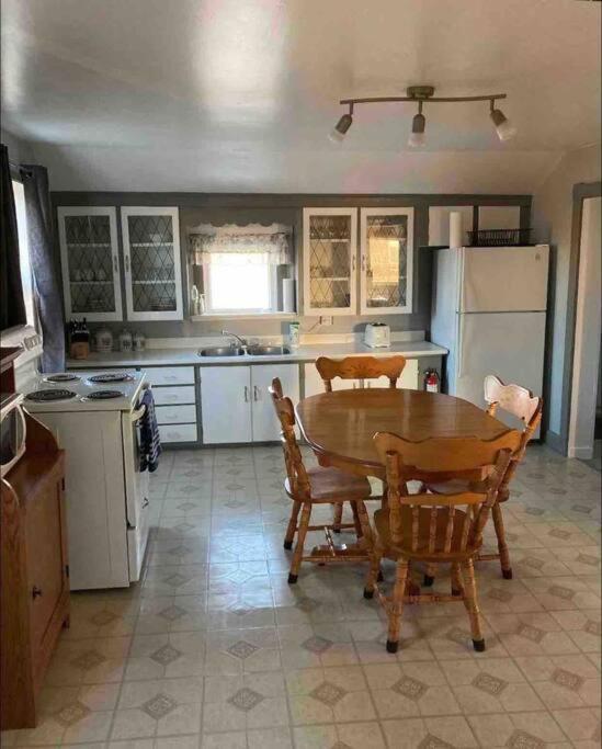 Ocean Spray Vacation - Spectacular Sunset Views *